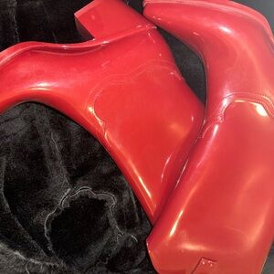 Shoe Dazzle Glossy Red Winter Boots